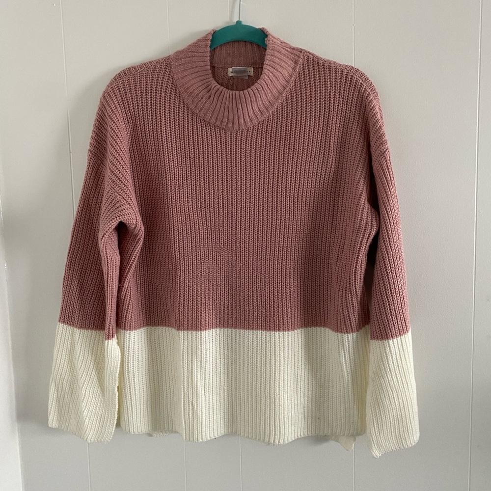 Two-Tone Balloon Slit Sleeve Sweater